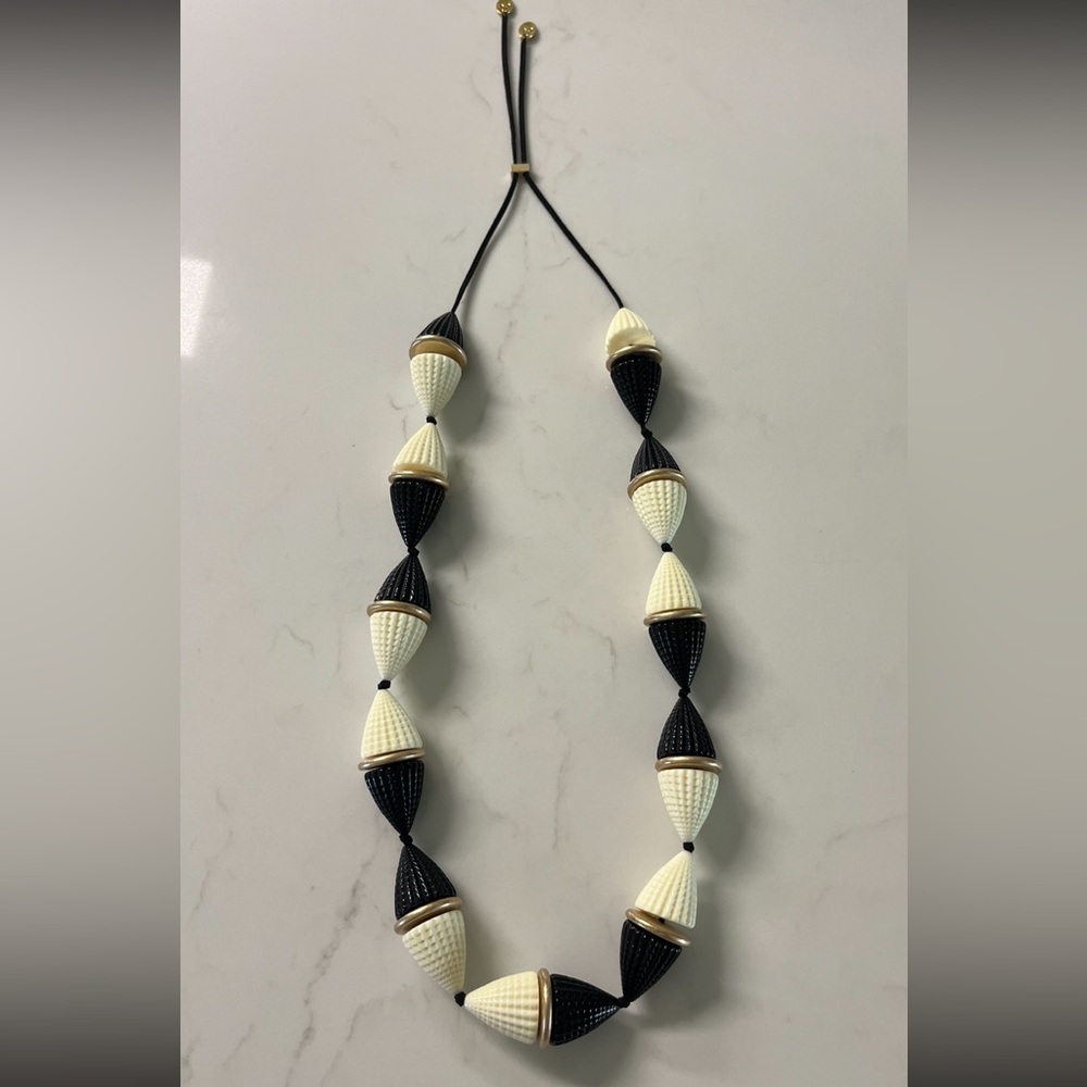 Marla Wynne Necklace, Black and Cream Beads w/Gold Accents and Pierced Earrings